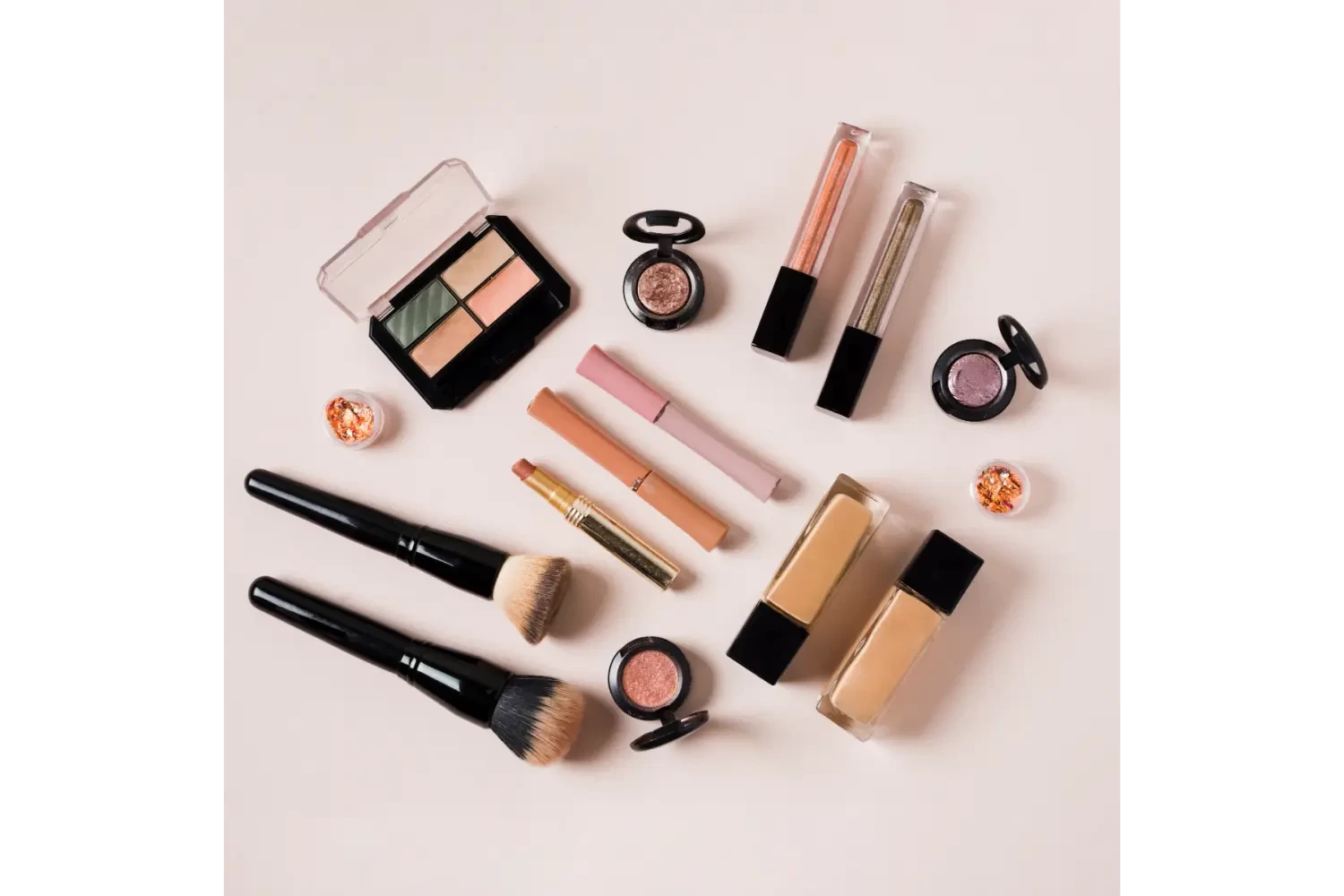 دورة صناعة مستحضرات التجميل